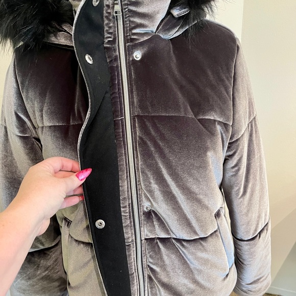Express Dark Grey Velour Padded Puffer Jacket with Fur Hood Size Medium NWT! - Picture 4 of 6